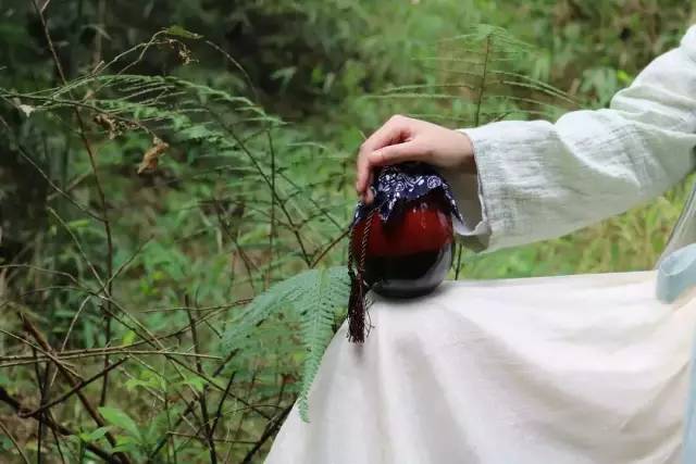 花半開，酒微醺